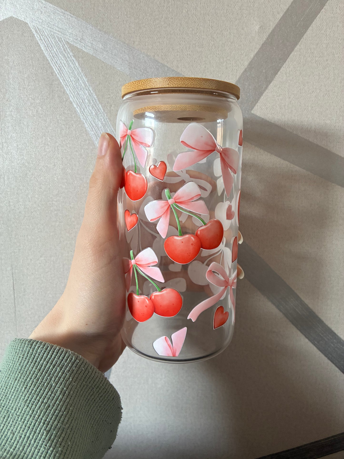 Cherry and bows 16oz glass can