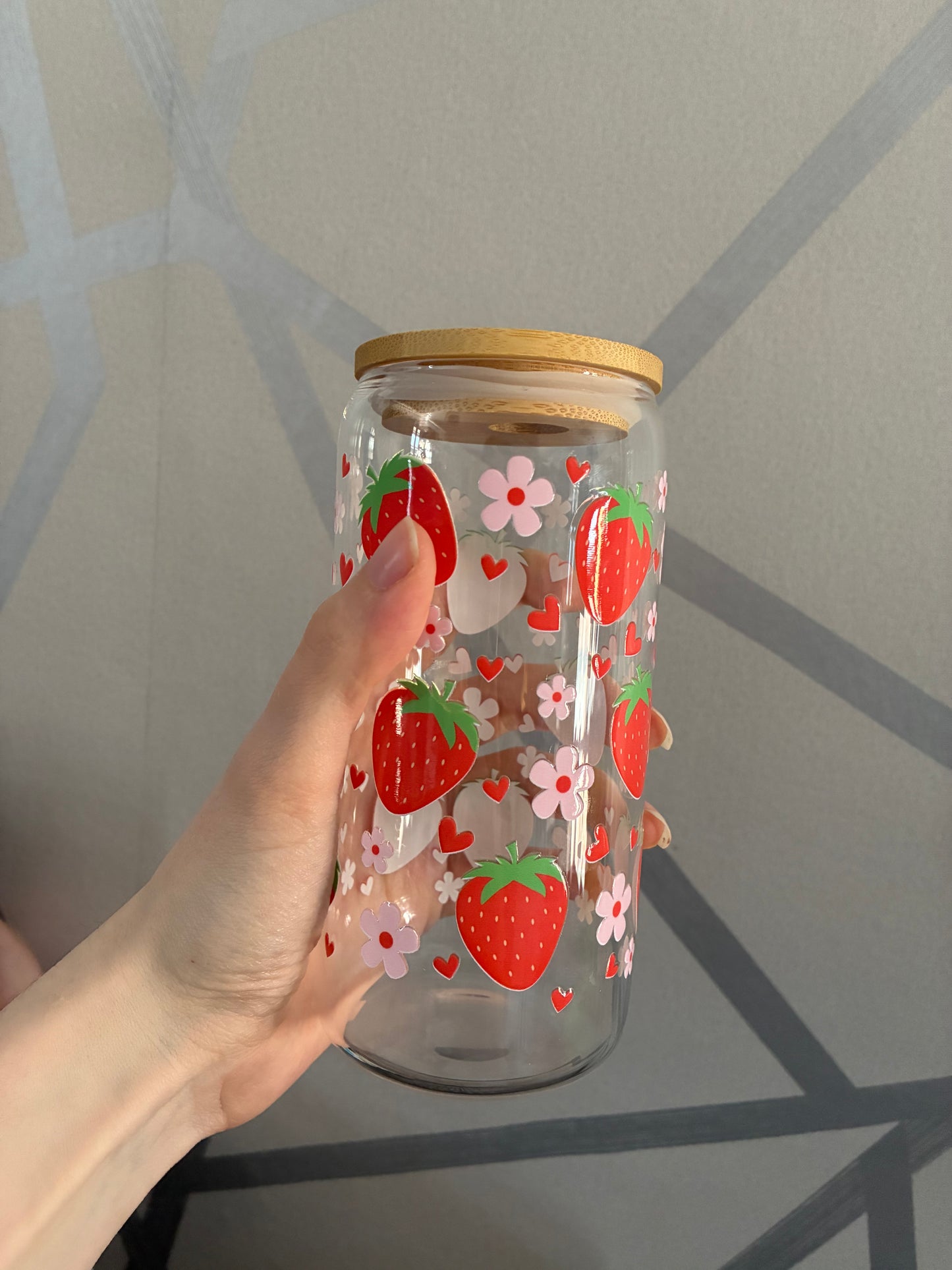 Strawberry 16oz glass can