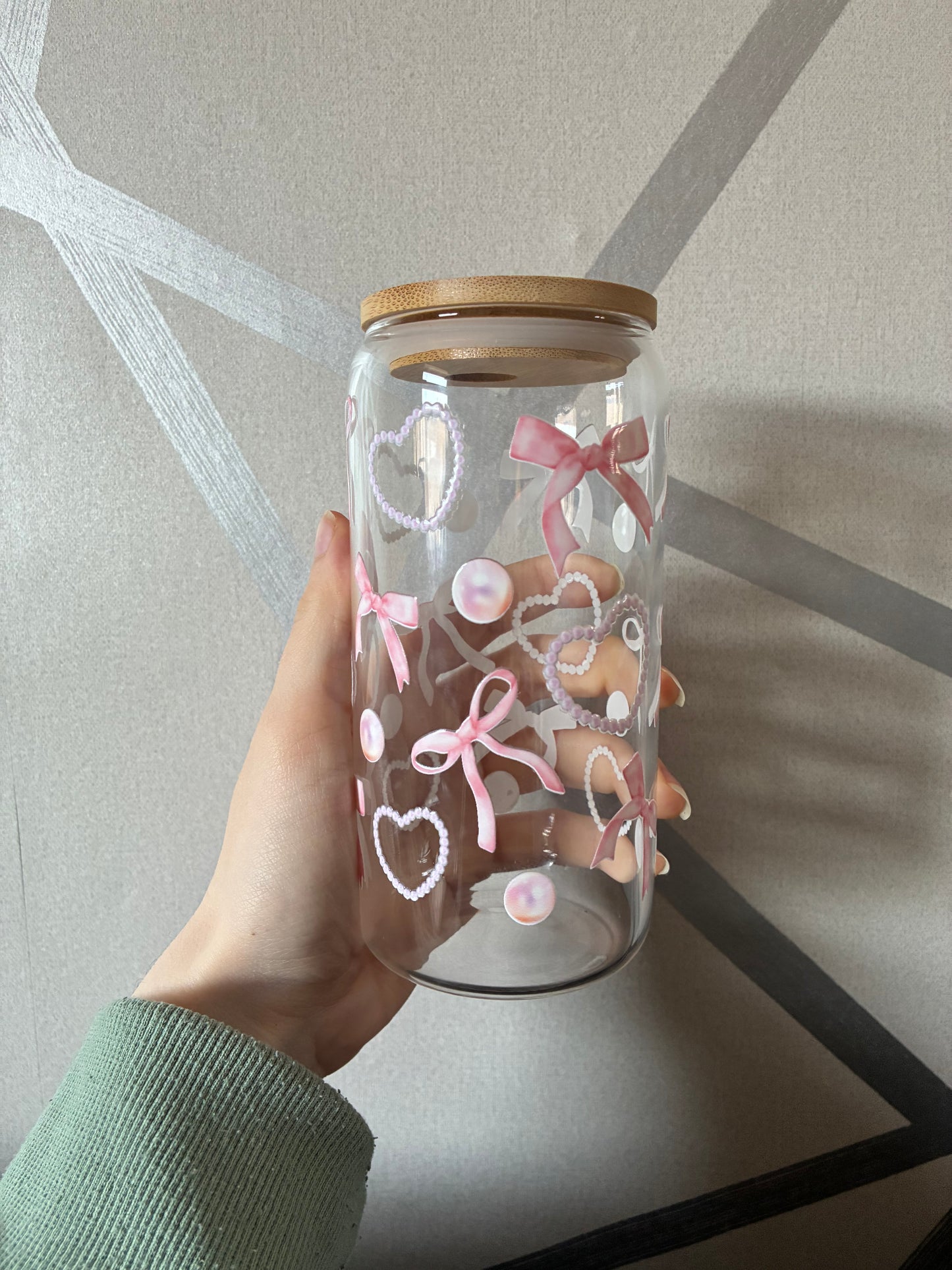 Bows and pearls 16oz glass can