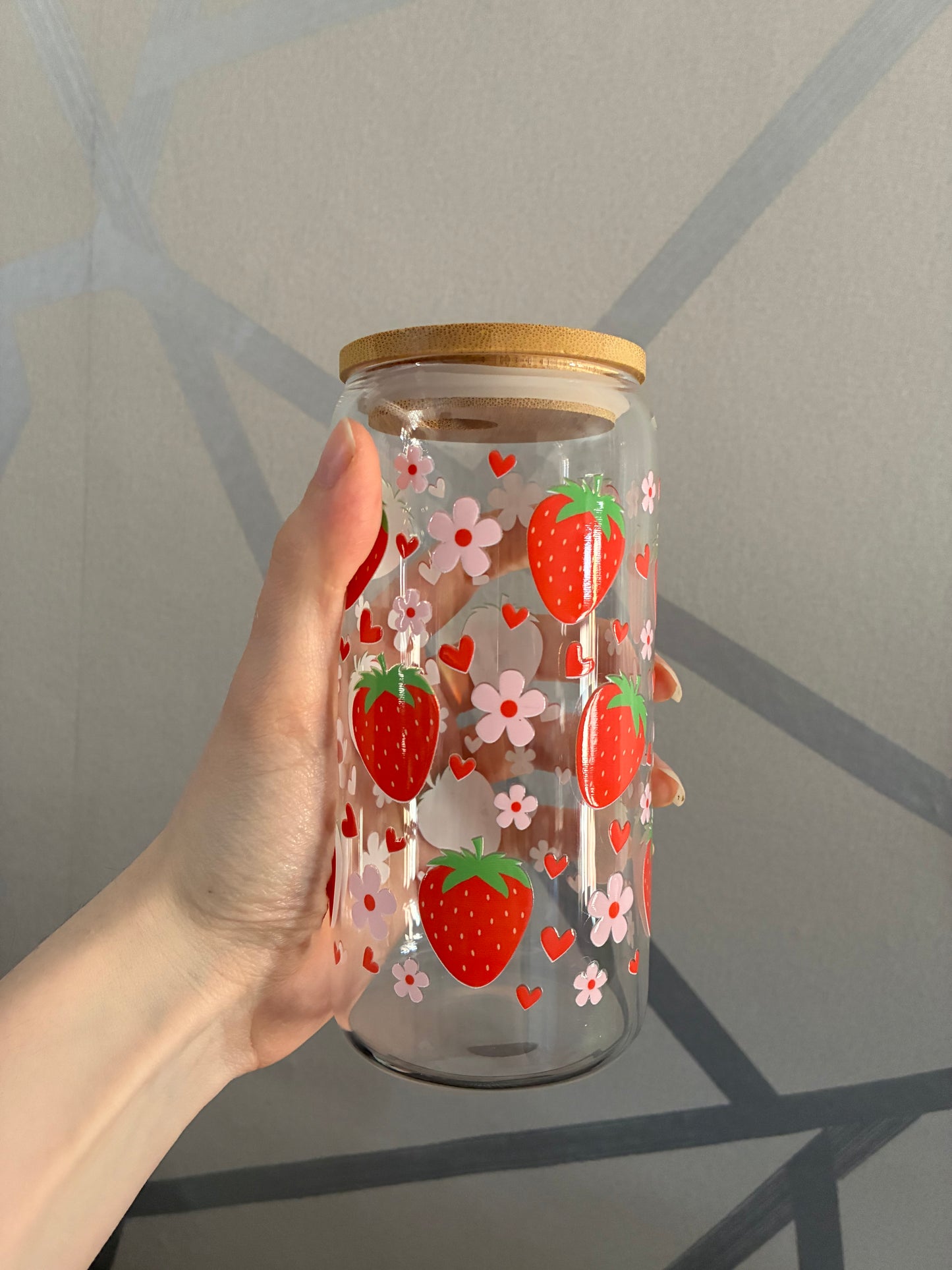 Strawberry 16oz glass can